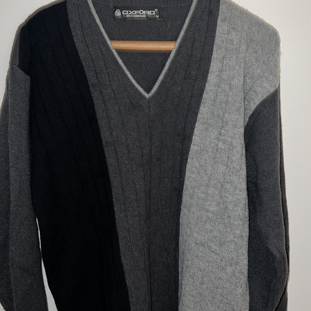OXFORD 100% Lambswool Men’s Sz 38 gray V neck cable sweater‎